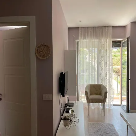Hill View Apartment דירה Vlorë